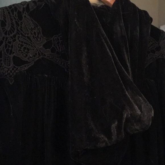 NWOT Priestess Robe, purchased brand new in Salem, Massachusetts - Picture 14 of 16